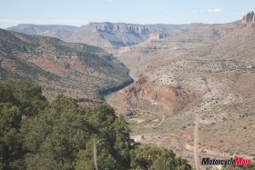 Motorcycle-Mojo_28_Riding-Arizona